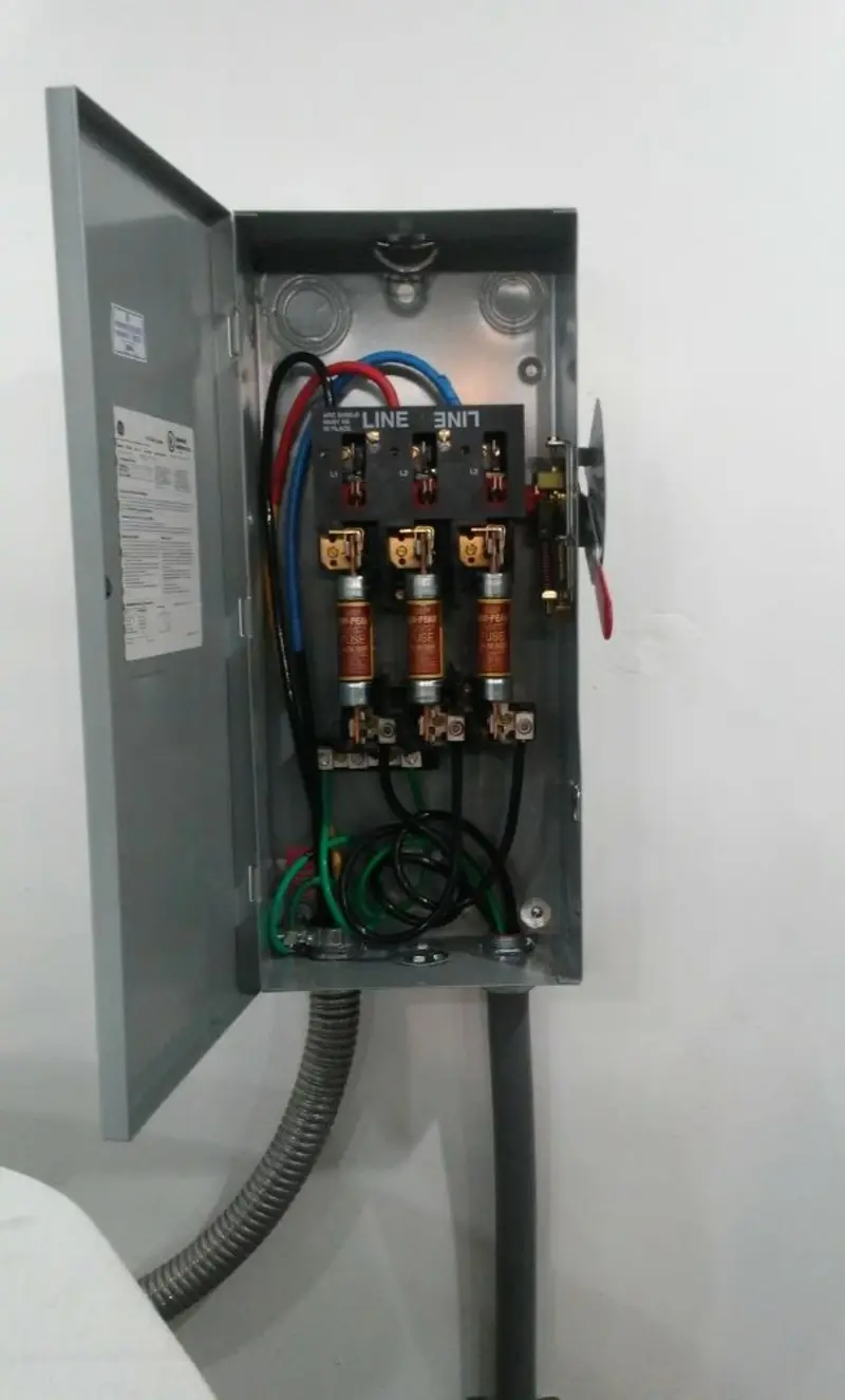 Three-phase disconnect switch installed for Smoke Detector Installation in Lakeport